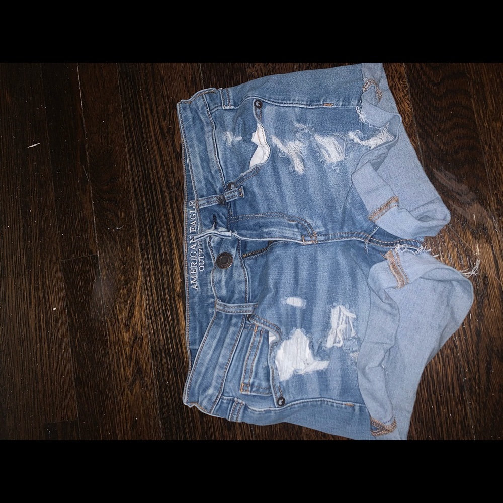 AMERICAN EAGLE blue ripped jean shorts